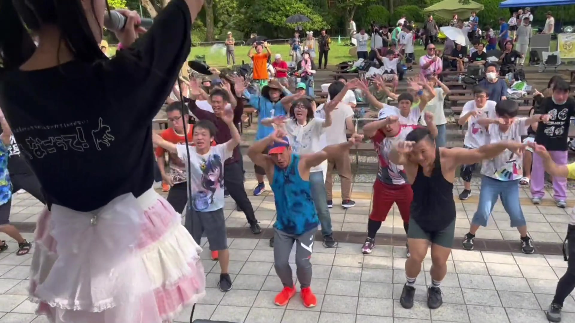 能理解吗日本宅男周末特有的公园聚会!