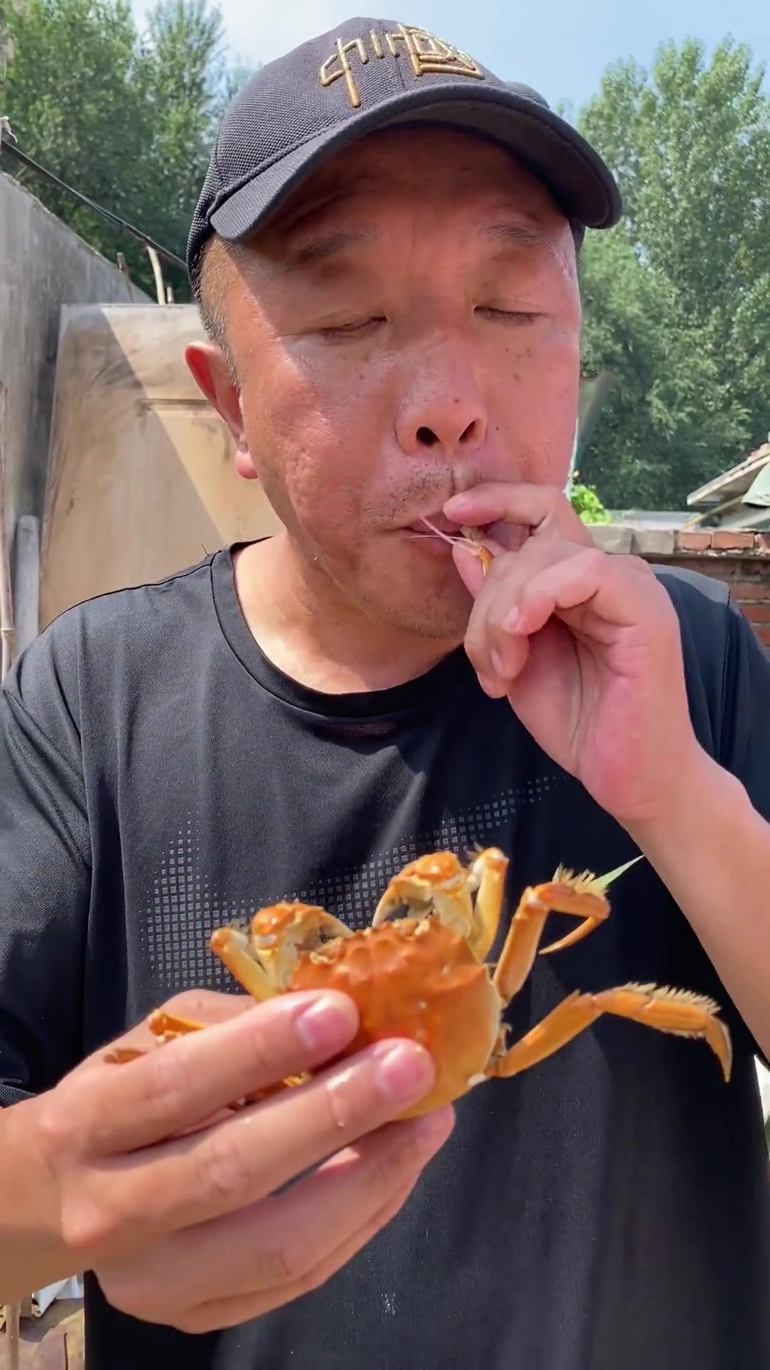 这么吃螃蟹不是主打一个浪费吗?