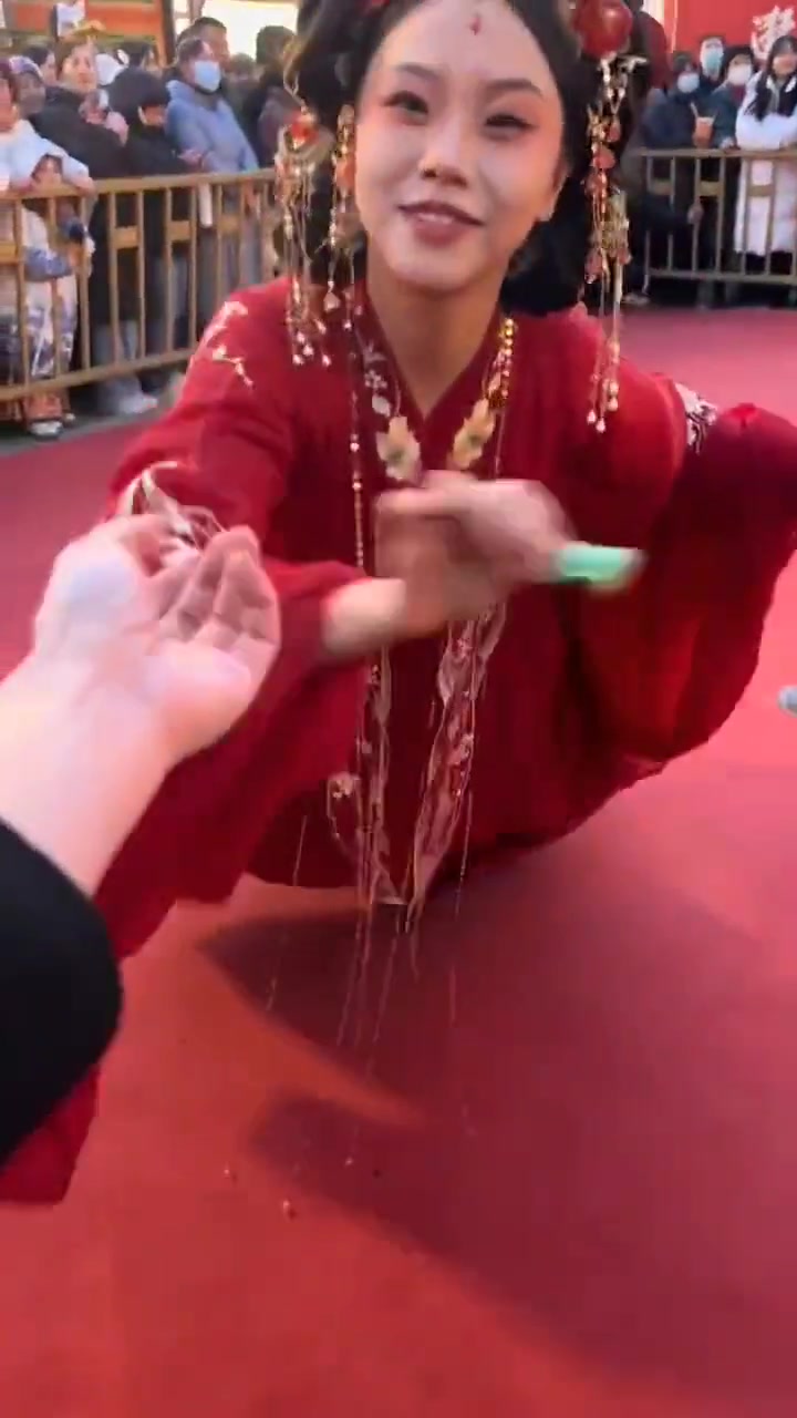 她太会了!就该一把把她薅过来!