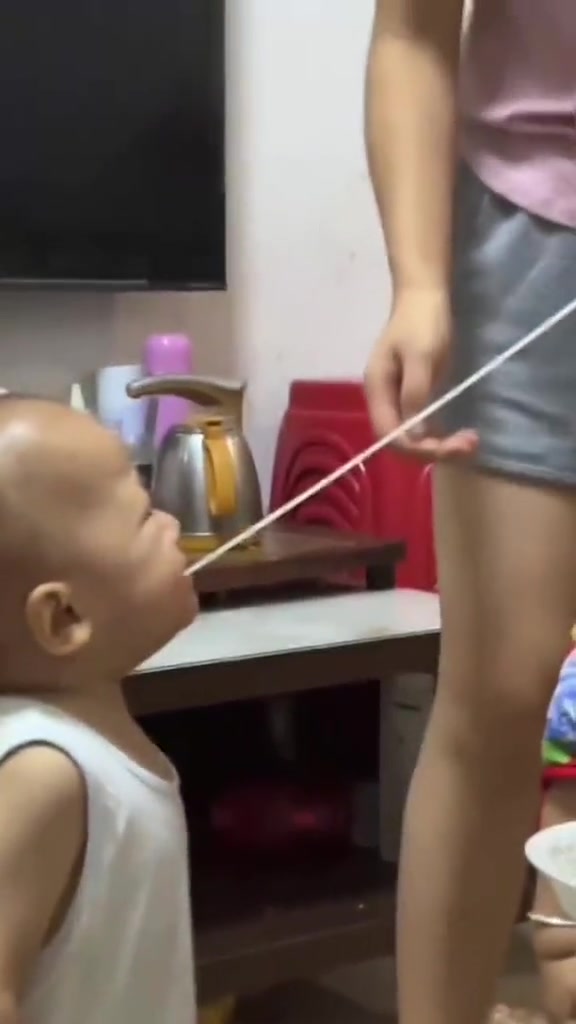 螺蛳粉都咬不断的年纪