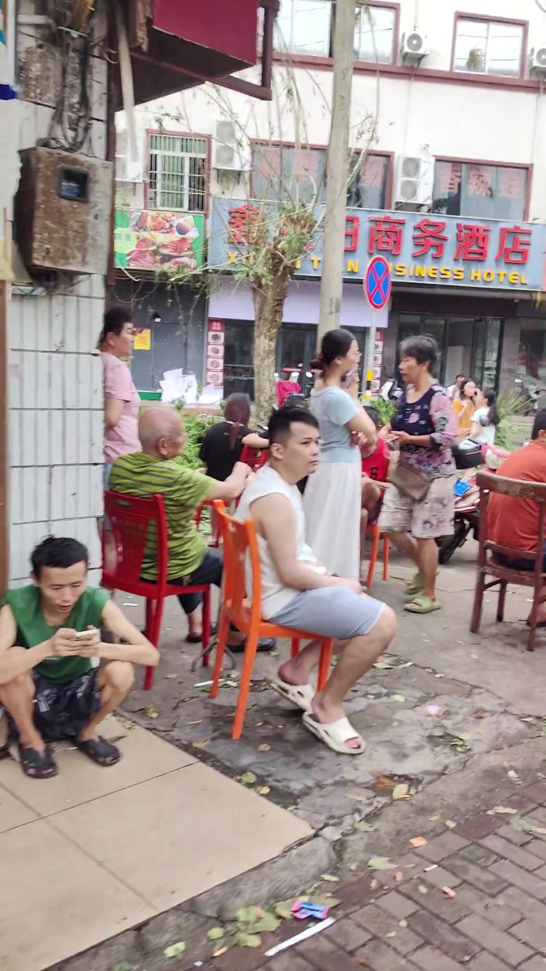 台风摩羯走后真的是有被笑到,真是又好笑又心疼