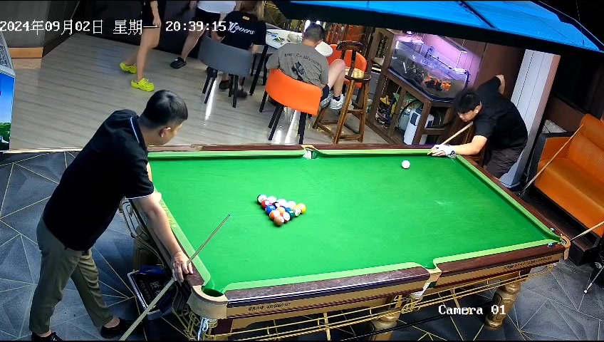 “调监控!调监控!”