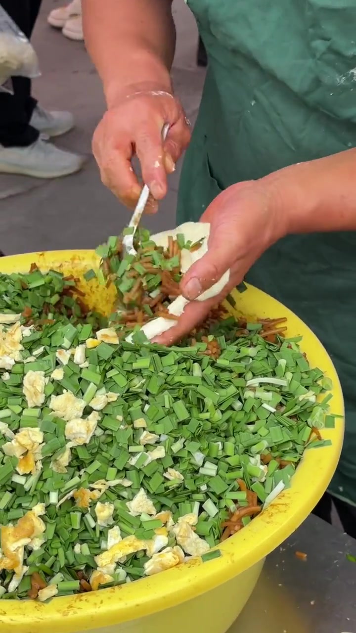 上面鸡蛋是老演员了吧,一点都不放啊!