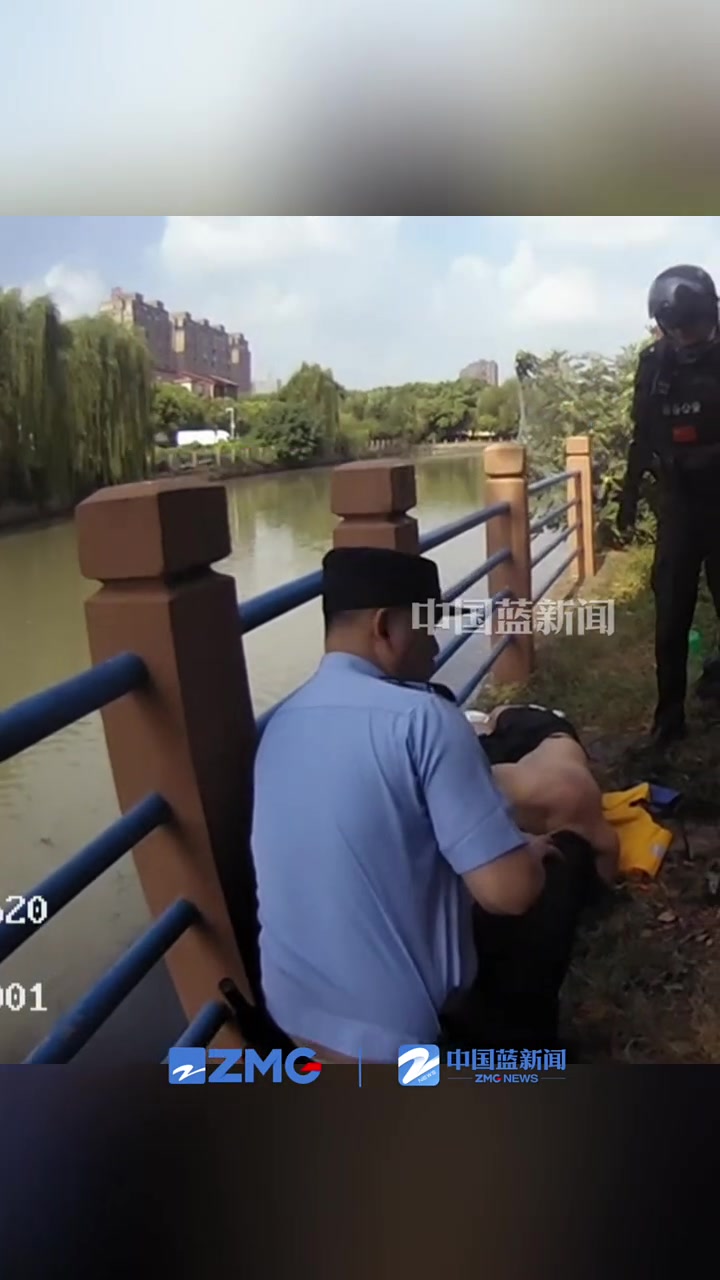 男子喝多了断片跳河当回家了民警拿着监控帮忙找回记忆