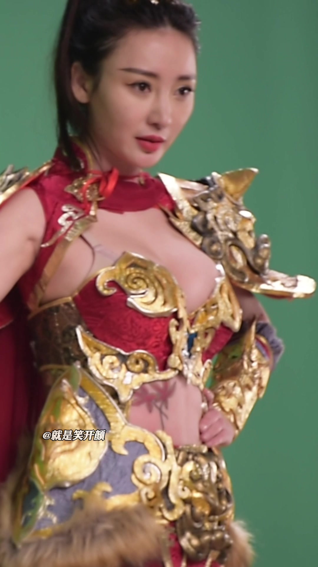 每次看到柳岩的视频,都好羡慕摄影师