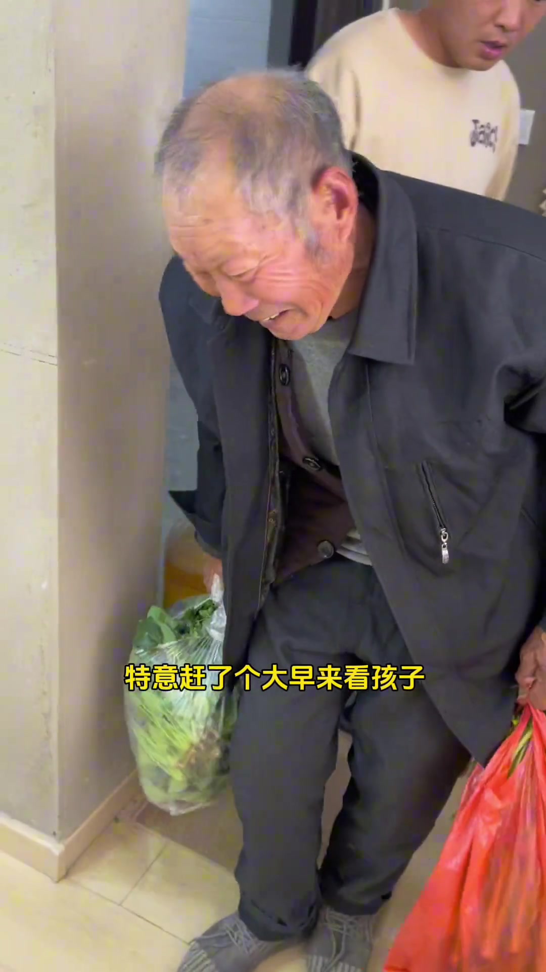 孙子是爷爷晚年的糖爷爷是孙子少年的光！