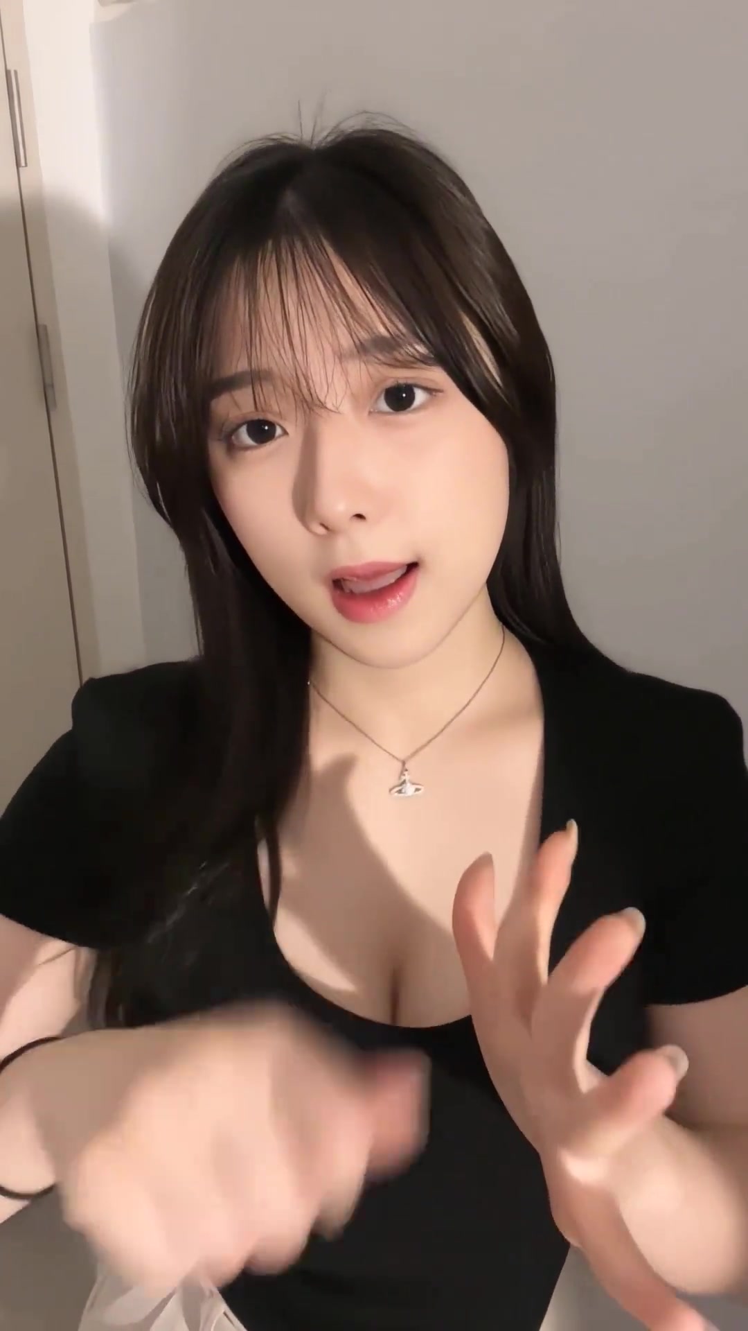 这个我是真喜欢看了这么干净的小姐姐一天的疲劳都消散了