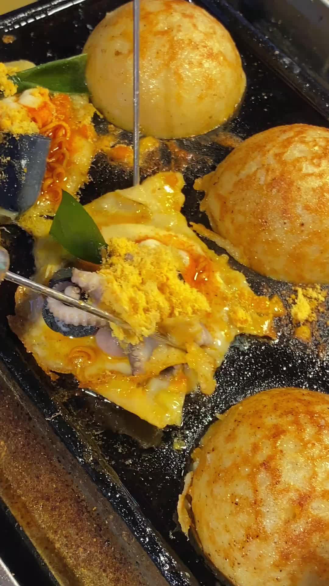 不懂就问，那块黑色像蜡笔的是什么东东！