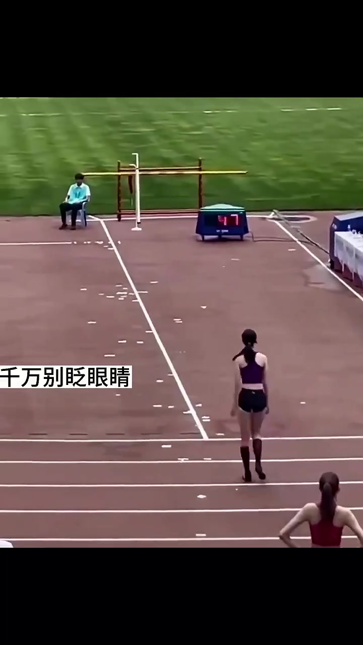 美女参加比赛，出发的一刻以为在走秀，看到后面草率了！