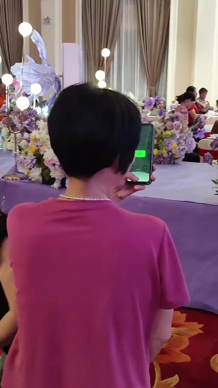 婚礼现场，大姨这是啥操作