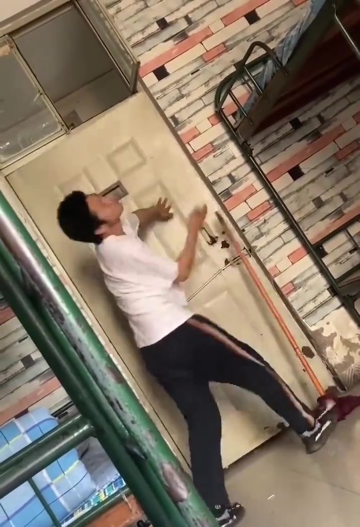 看着都疼！玩着玩着就急眼了！瞬间怒气值+80%