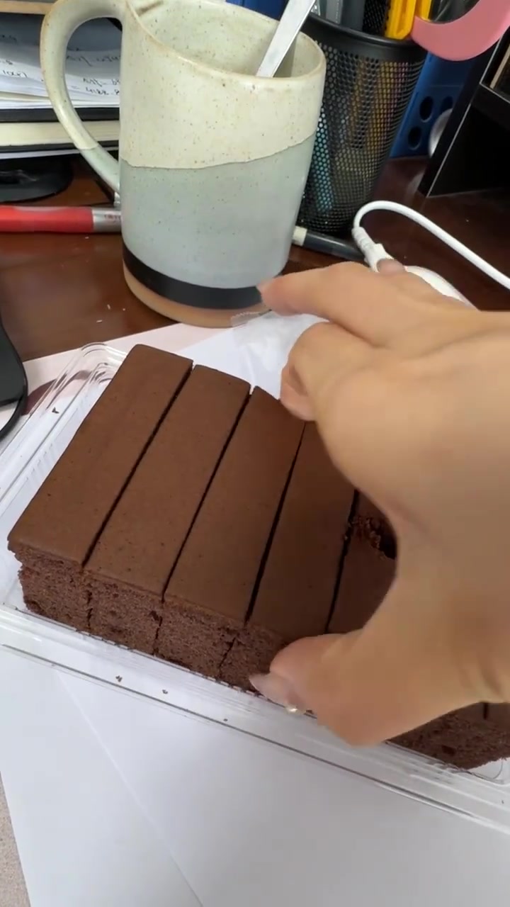 掌握完整取出一块布朗尼中间部分的秘诀