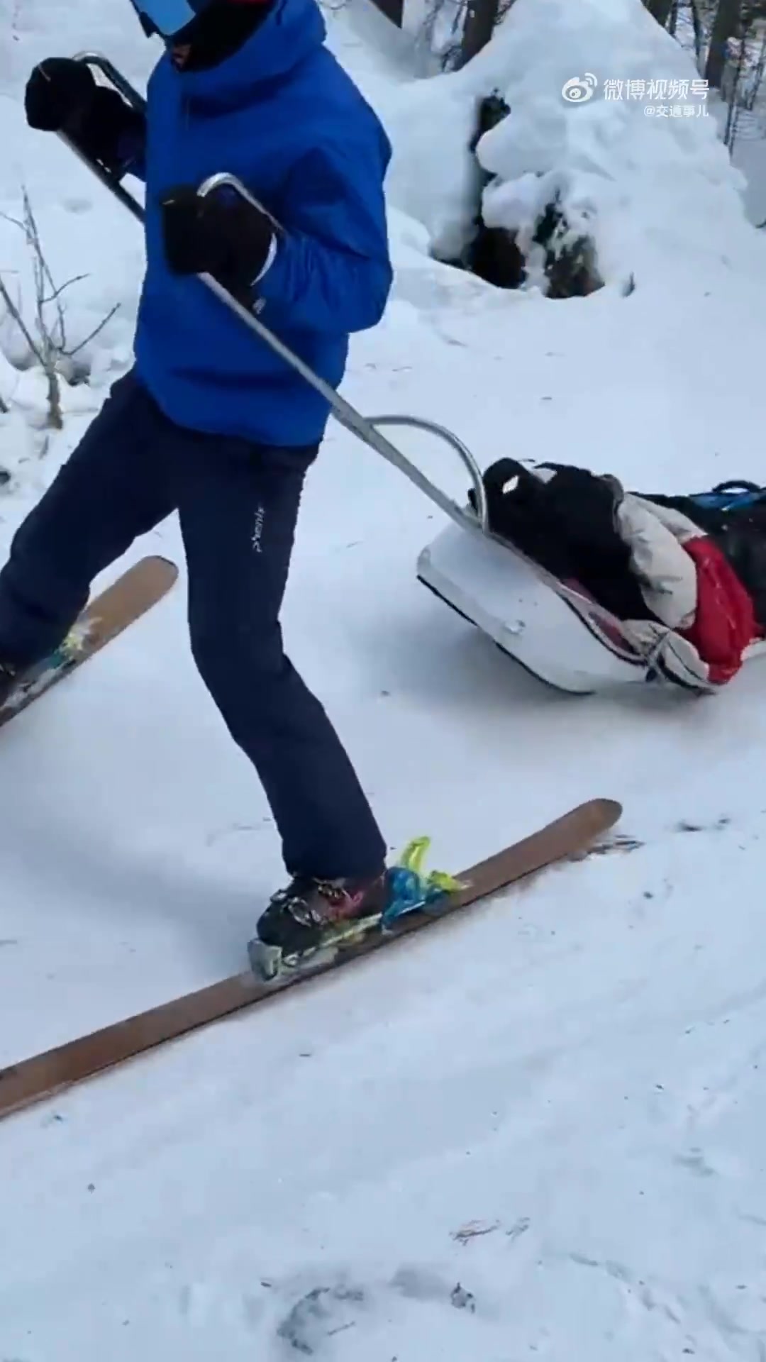 听声音就知道有多疼，滑雪的尽头是骨科