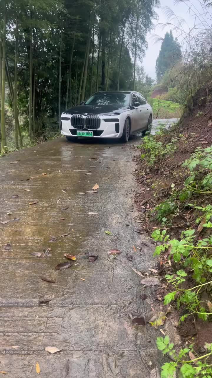 这种路要是晚上开会不会直接飞出去