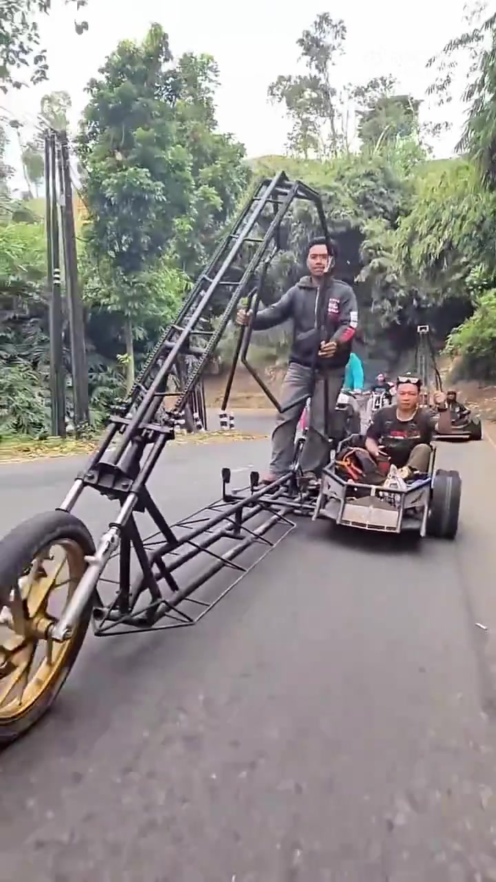 开了一天的摩托车，结果得了肩周炎