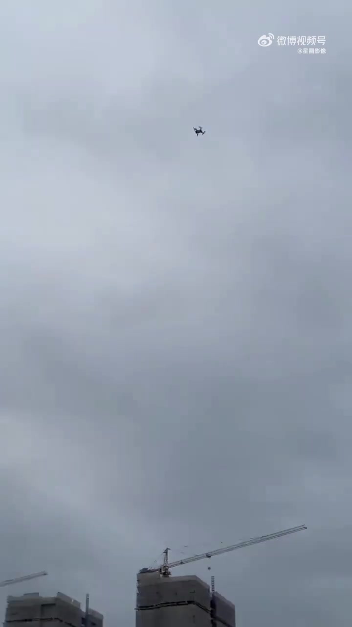 第一视角迫降小型无人机，真是高科技啊