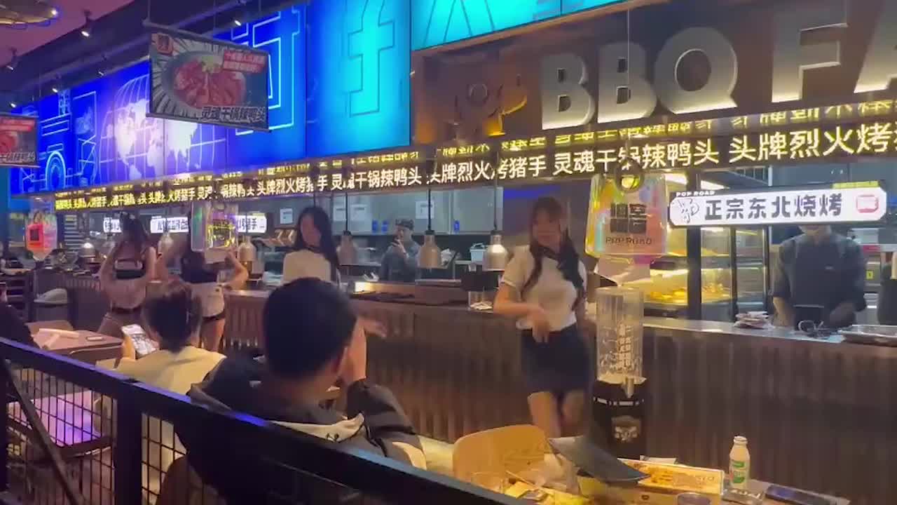 这地方可不兴带女朋友去呀