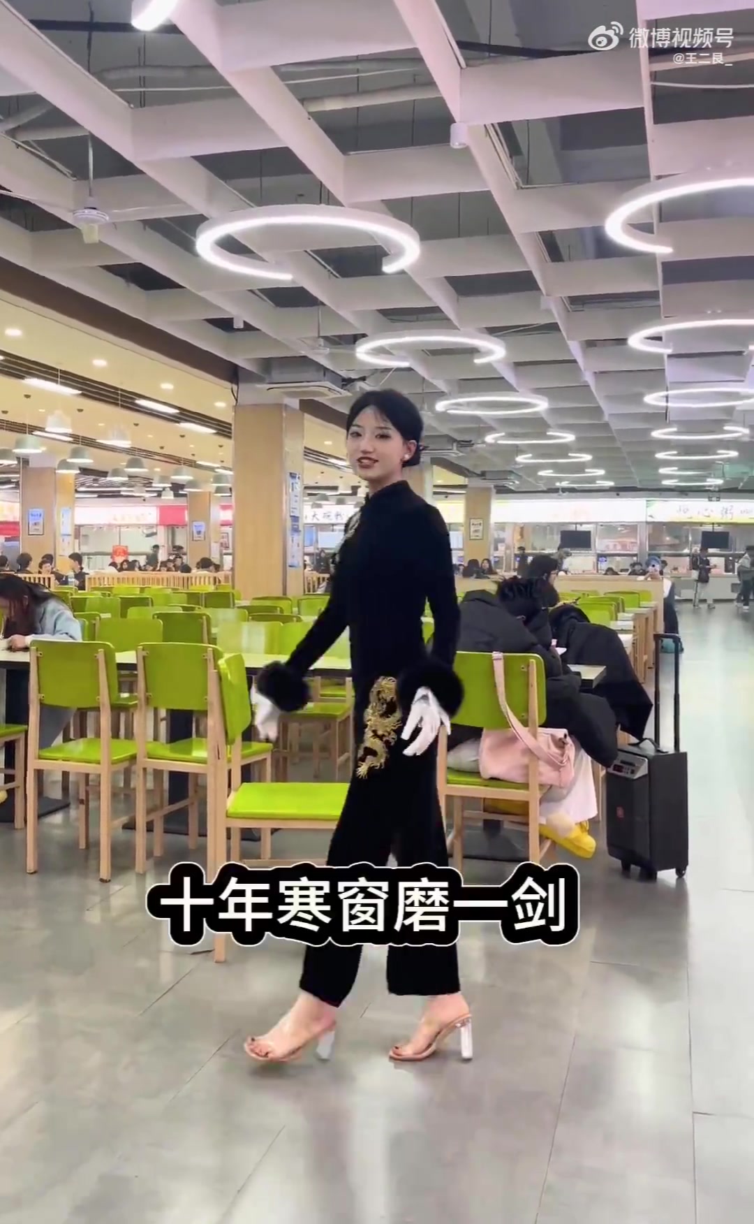 看得我尴尬症都犯了..