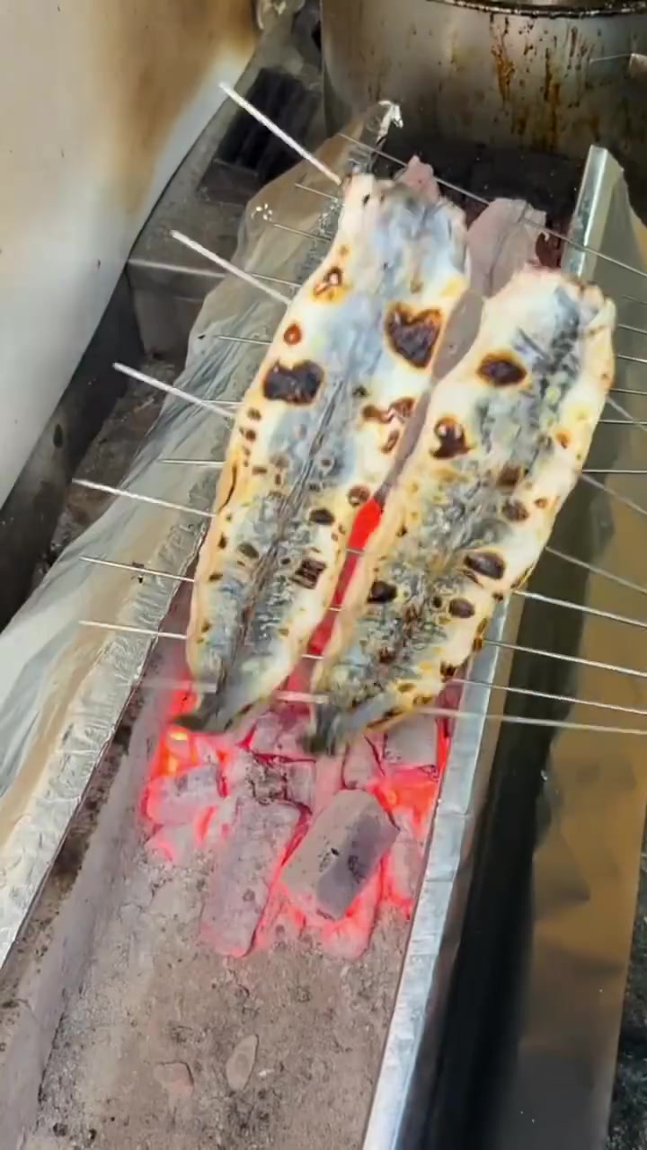 活鳗鱼制作全过程，非常有食欲你会了吗