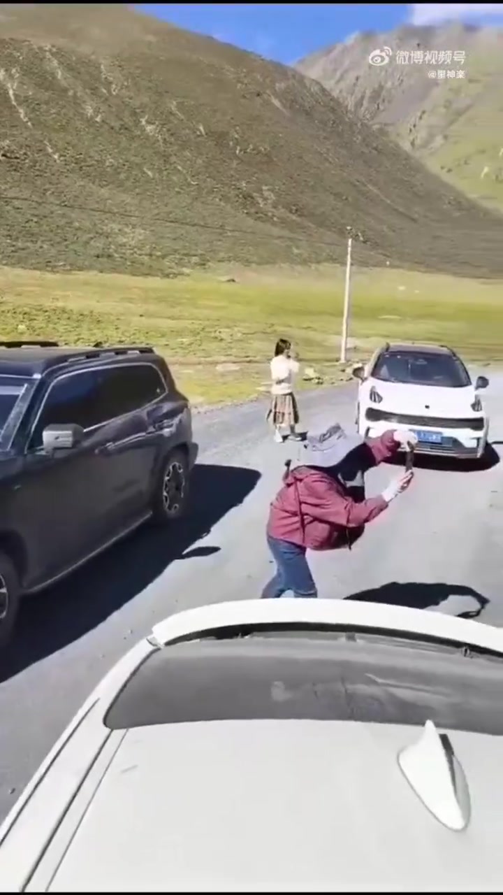 狗熊：吃傻子会闹肚子的