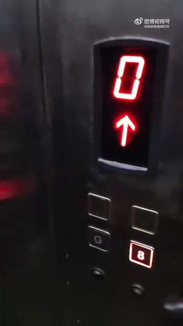埃及的电梯，就像是咒语驱动的电梯！