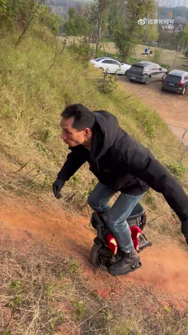 动力这么猛，老有种电机爬坡不行的错觉