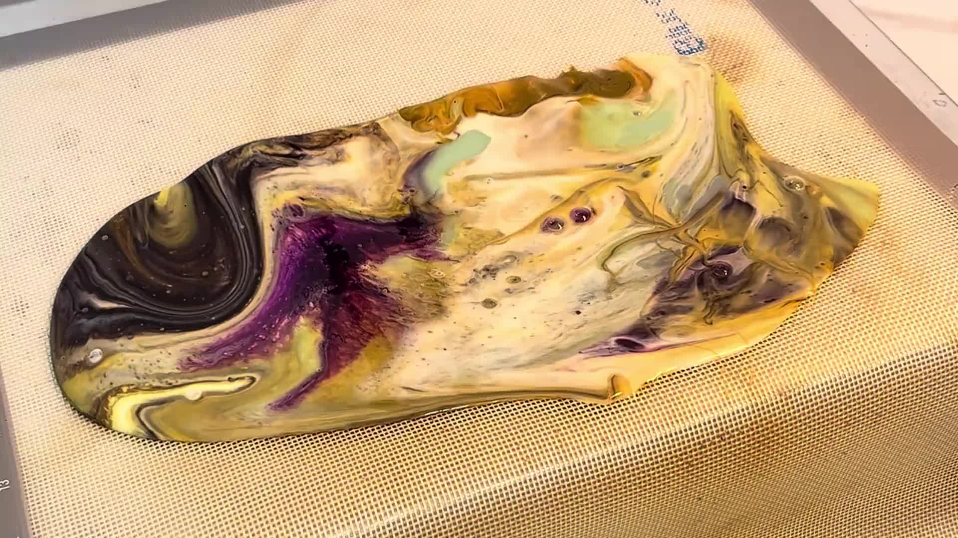 用白砂糖做一个生蚝，太完美了，反而不真实！