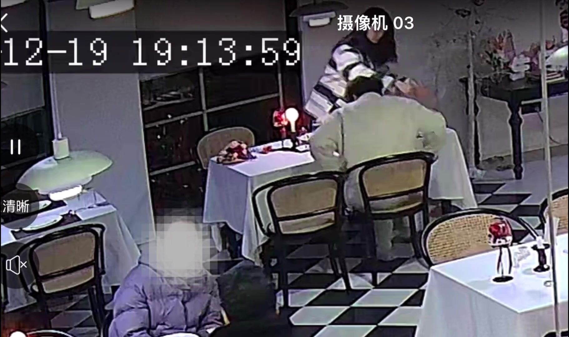 这下“火”了！不过两个人情绪都很稳定啊
