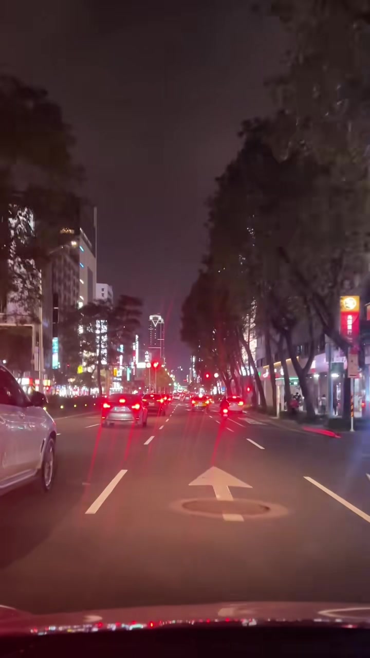 这就是传说中的“忠孝东路”！