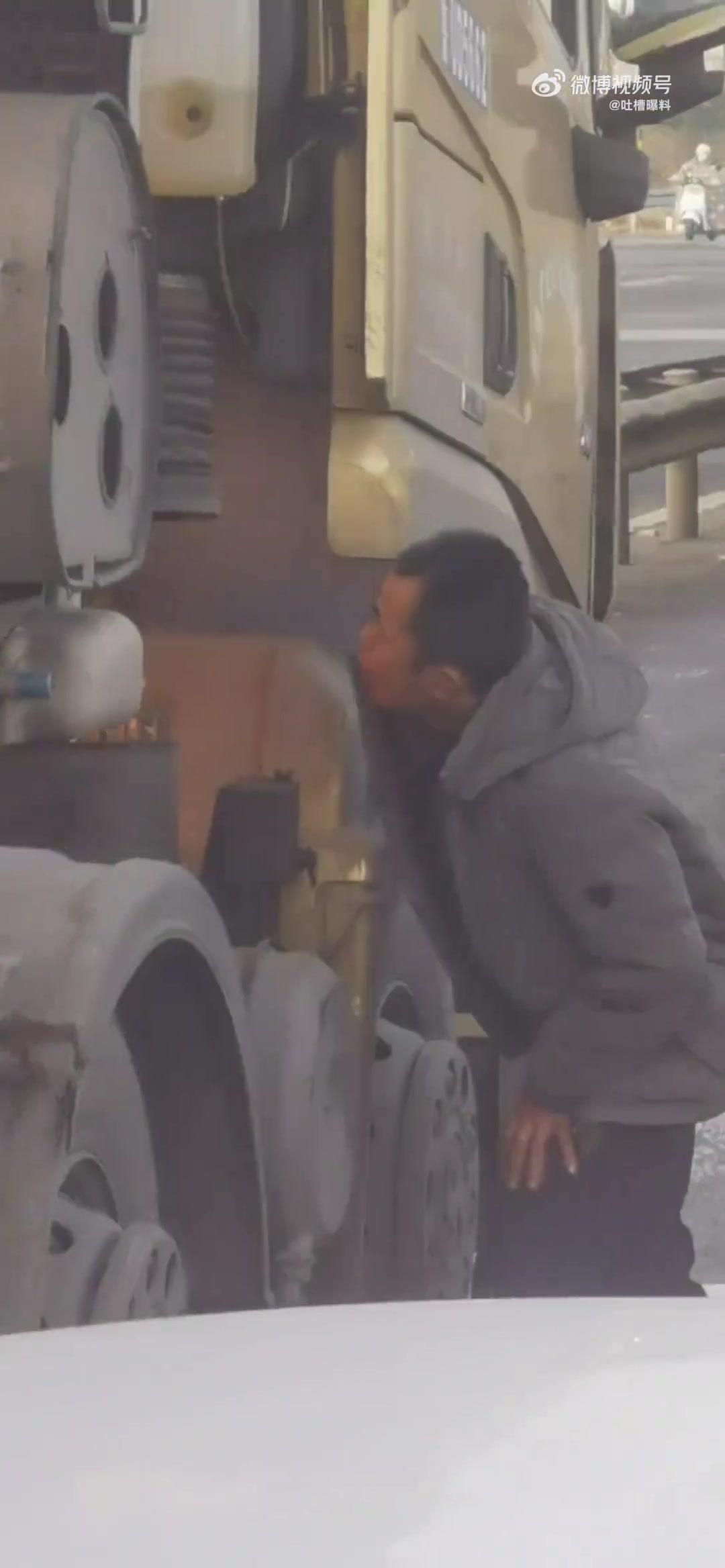 经过大哥不懈努力，火终于着起来了！