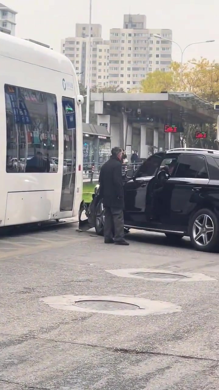 真是，什么车祸都有啊