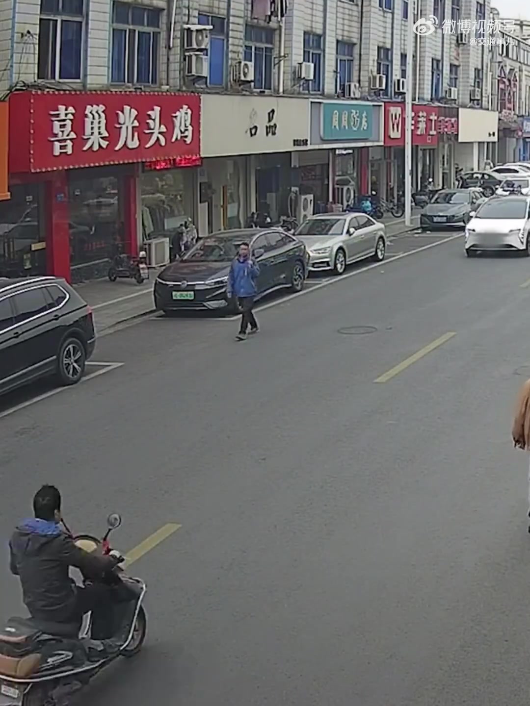 骑车逆行害人害己，必须定个全责让他长长教训