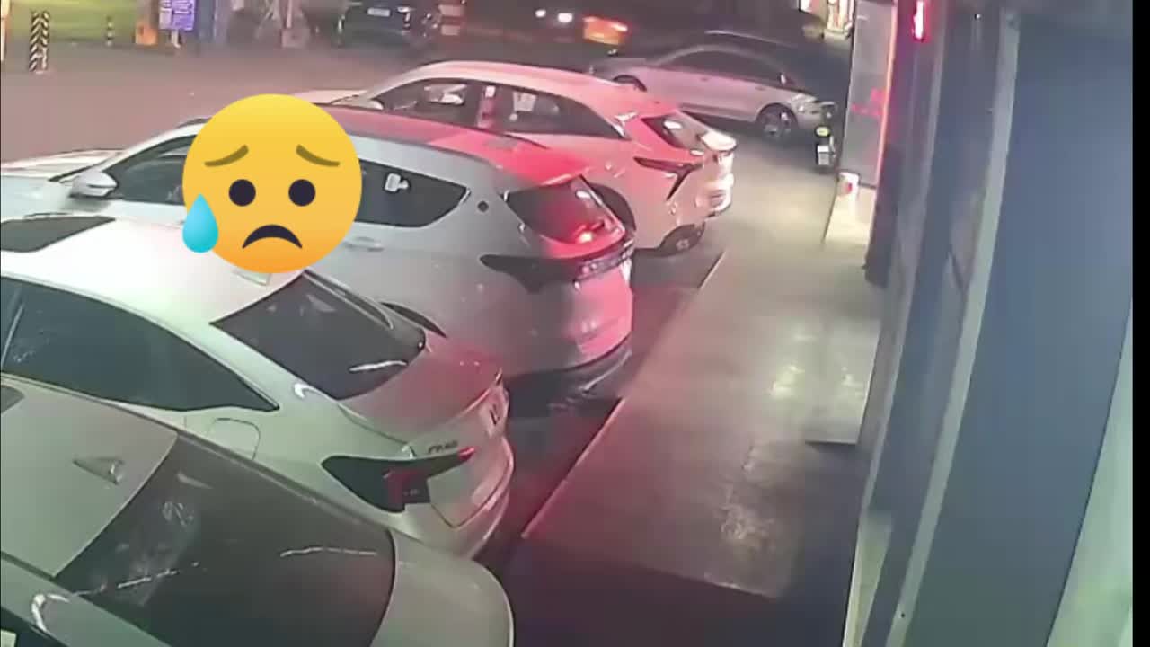 有监控，跟他多说一句话都对不起自己