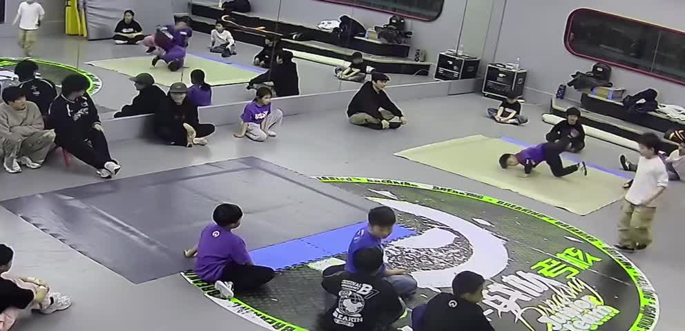 小孩哥你是真的强啊，能教教我吗