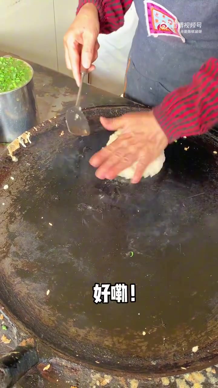台州早餐特色蛋炒饭！竟然是用盘子炒
