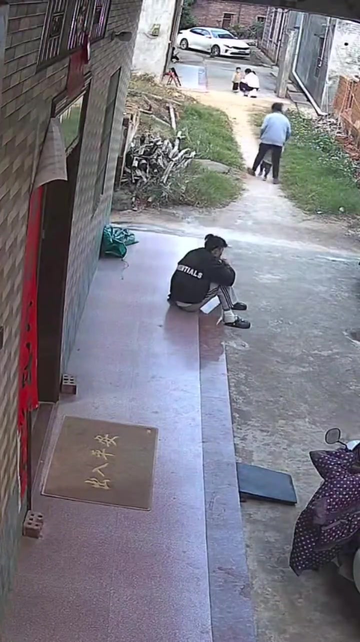 剩一只脚了都不放过