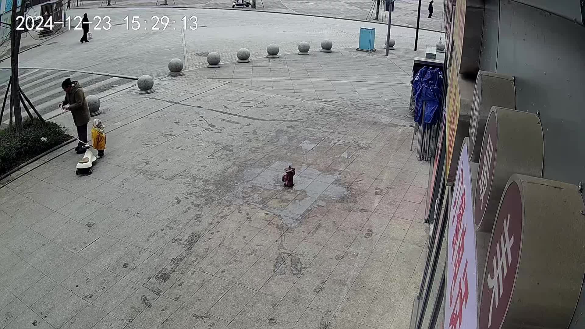 这个位置这个高度说实话还真容易撞上