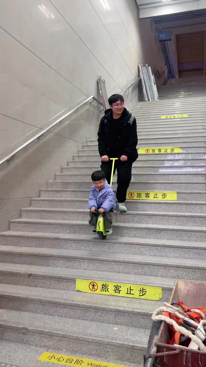 妈妈带娃主打孩子乐，爸爸带娃主打自己乐