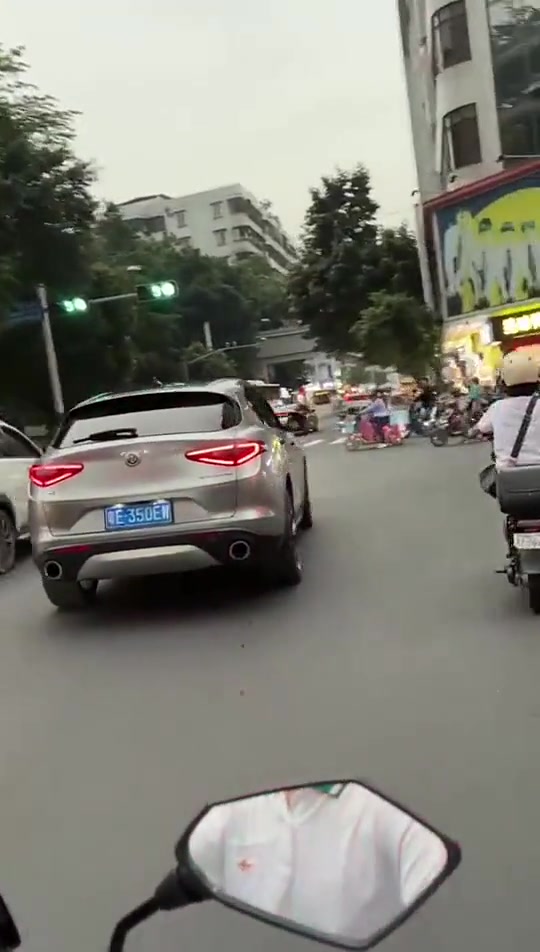 只能中午这样开，因为早晚要出事