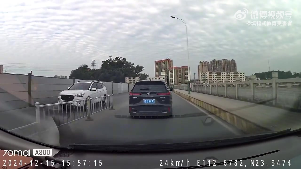 这一排护栏的不少钱吧