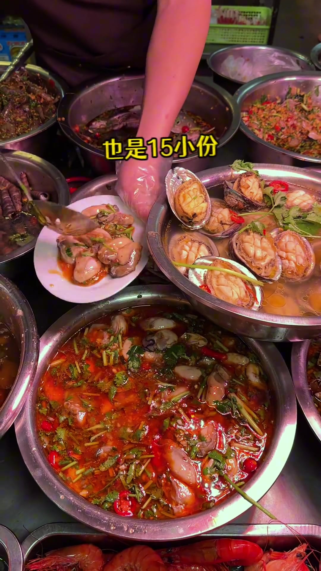汕头海鲜市场旁狂炫生腌！这口味着实上瘾