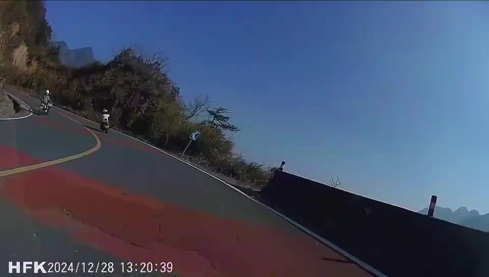 骑手弯道超车，结局....