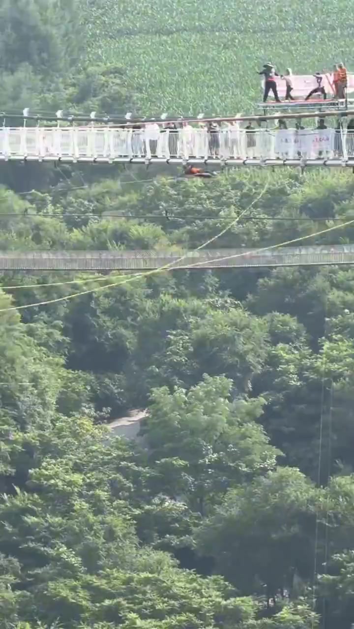 这辈子都不可能体验这种飞翔的感觉了