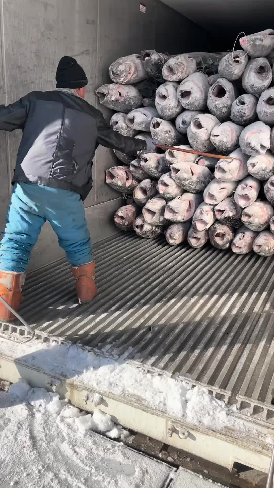 弄个长一点的钩子，不就解决了吗