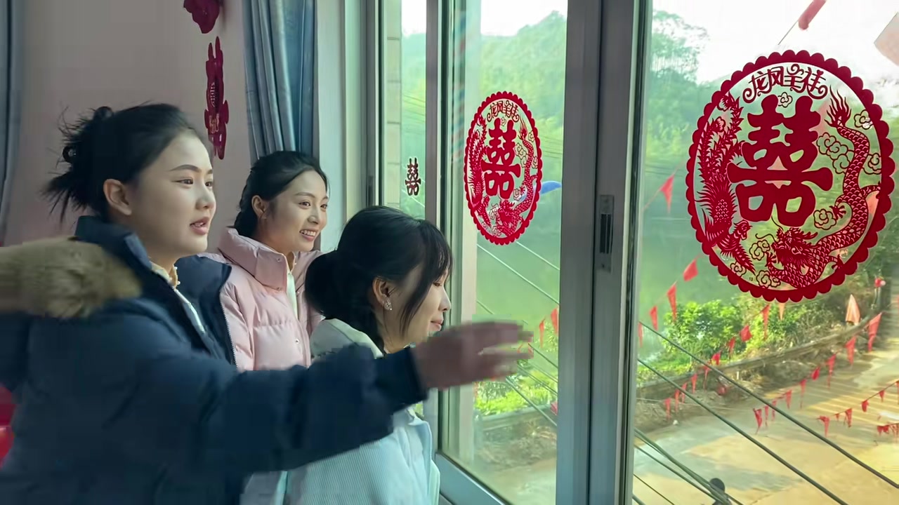 原来伴娘也偷偷挑选帅气伴郎的呀