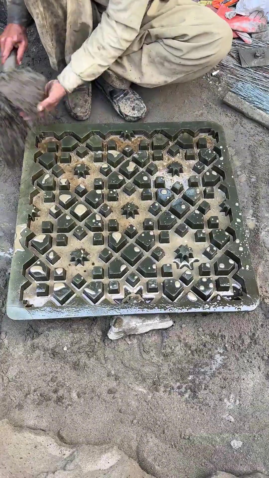 别看工艺落后，还知道加强筋