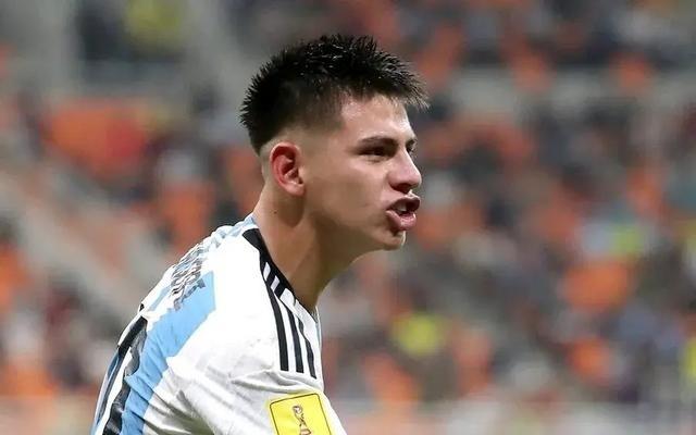 很是不满!19岁曼城小将被外租,毫无出战机会只想回归母队打拼