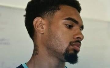 官方：水晶宫门将欧文古德曼租借加盟英甲巴恩斯利