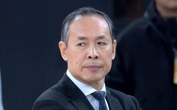 强强对话一边倒！半场22分，就这还想夺冠老帅被少帅给上了一课