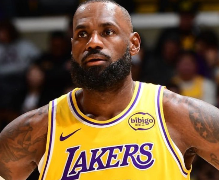 30分8板8助！30分10助！老詹把话挑明，他才是湖人核心